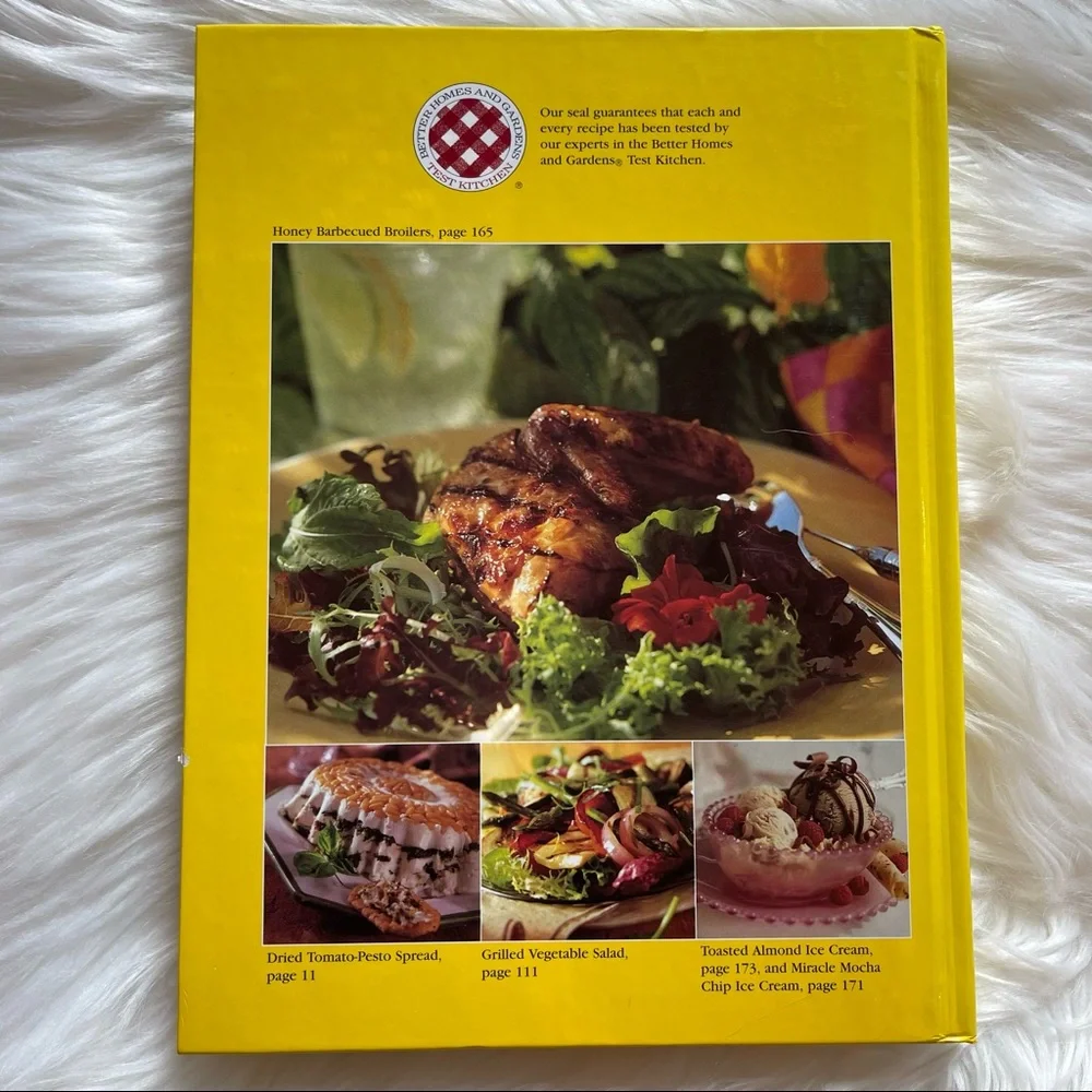 VTG Better Homes & Gardens 1997 Annual Recipes Cookbook, Hardcover